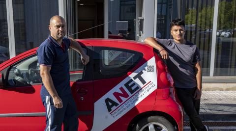 Gheorghe Grigoras y Charlie Iriarte, en el acceso a ANET