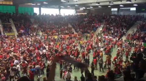 La afición celebra el gol en Anaitasuna