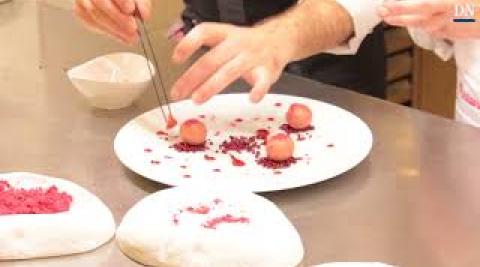 Decostrucción de Fresas con nata de Pilar Idoate