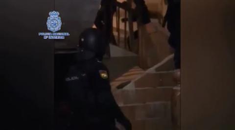A prisión seis detenidos por agredir sexualmente a menores a las que obligaban a consumir drogas A prisión seis detenidos por agredir sexualmente a menores a las que obligaban a consumir drogas