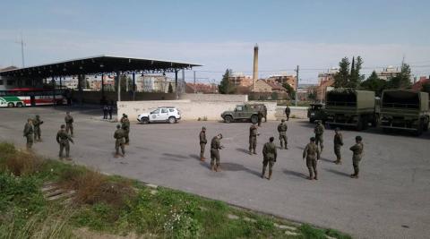 El Ejército, en la calles de Tudela A la capital ribera han llegado 28 efectivos a bordo de tres camiones y tres Land Rover para ayudar en las labores de vigilancia.