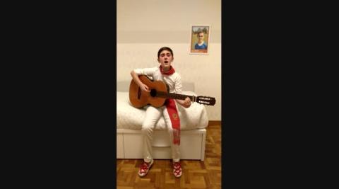 Jota del niño Pablo BLasco para los pacientes con coronavirus. Jota del niño Pablo BLasco para los pacientes con coronavirus.