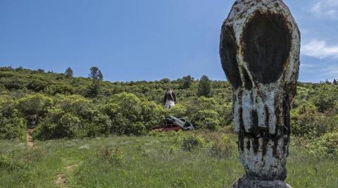 Una de las esculturas del parque de los Desvelados o de las Calaveras, en Estella. Una de las esculturas del parque de los Desvelados o de las Calaveras, en Estella.