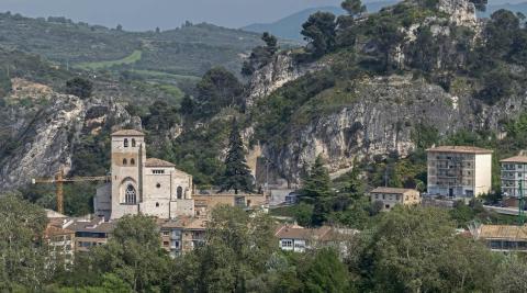 Vista panorámica de la iglesia de San Pedro de la Rúa de Estella