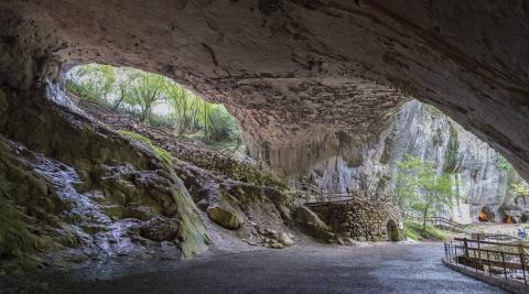 Imagen de la cueva de Zugarramurdi Imagen de la cueva de Zugarramurdi