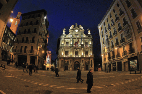 Fachada del Ayuntamiento de Pamplona Fachada del Ayuntamiento de Pamplona