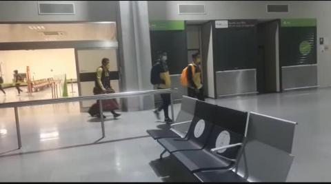 Llegada del Villarreal al aeropuerto de Noáin