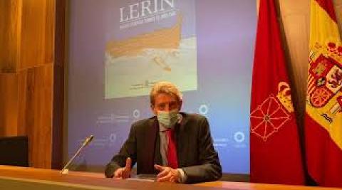 Tomás Yerro presenta sus dos libros obra del proyecto como Premio Príncipe de Viana Tomás Yerro presenta sus dos libros obra del proyecto como Premio Príncipe de Viana