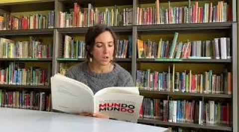 Blanca Berjano recita un poema de su libro 'La barrera más bonita del mundo' Blanca Berjano recita un poema de su libro 'La barrera más bonita del mundo'