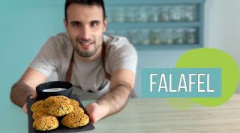 Receta | Falafel al horno con salsa de yogur Receta | Falafel al horno con salsa de yogur