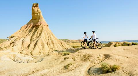 T_ Turismo de Navarra (32606220) T: Turismo de Navarra. Castildetierra. Bardenas Reales.
A: Sergio Padura