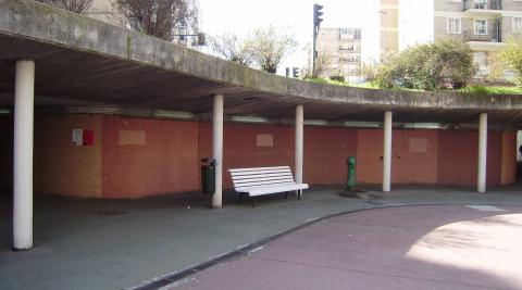 Aspecto que ofrecían las paredes del paso subterráneo de San Jorge Aspecto que ofrecían las paredes del paso subterráneo de San Jorge