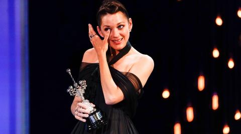 Cotillard Emoción de Marion Cotillard al recibir el Premio Donostia en el 69 Festival de Cine de San Sebastián