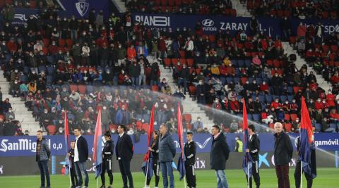 Acto de cierre del Centenario de Osasuna con la participación de 11 leyendas rojillas