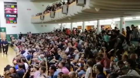 Vídeo de la grada animando a Aimar Olaizola en el Labrit