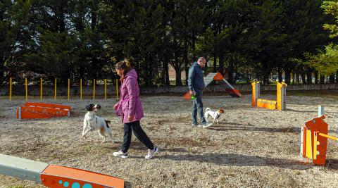 El recorrido cuenta con doce obstáculos diferentes y adaptables al tamaño del animal El recorrido cuenta con doce obstáculos diferentes y adaptables al tamaño del animal