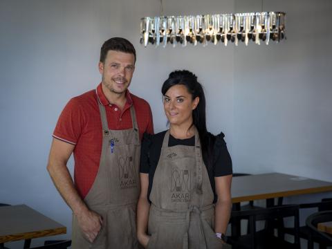 Akari Javier Zarranz y Goiza Isiega son los dos socios de Akari Gastroteka