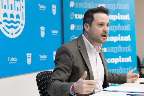 Alejandro Toquero, durante su intervención ayer en el Ayuntamiento Alejandro Toquero, durante su intervención ayer en el Ayuntamiento