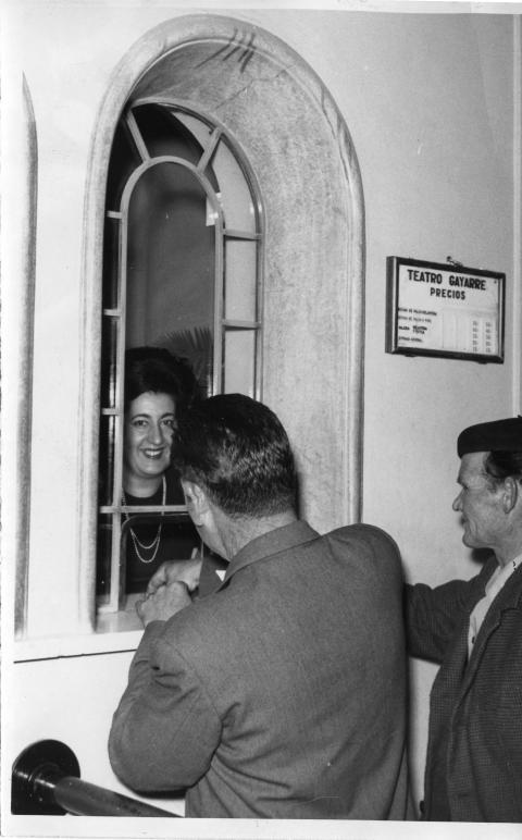 Taquilla del Teatro Gayarre en 1966. Taquilla del Teatro Gayarre en 1966.