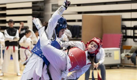Taekwondo Dos luchadores durante un combate en Arrosadía