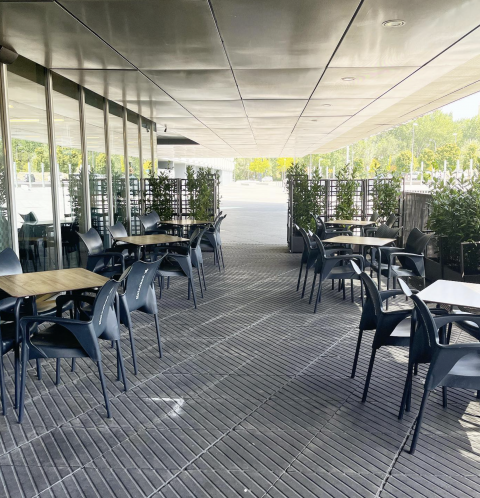 terraza Esta terraza está 'escondida' a los pies del Navarra Arena...