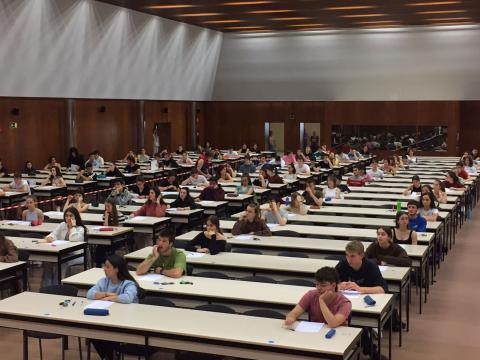 Fotos del comienzo de las pruebas de la Evaluación de Acceso a la Universidad (EvAU) en la UPNA.