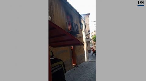 Vídeo del incendio de una vivienda en Tudela