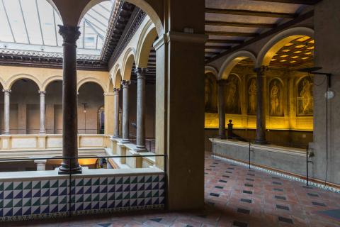 palacio marques san adrian Patio interior del Palacio del Marqués de San Adrián