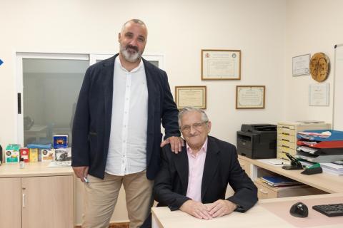 PRE A: BLANCA ALDANONDO
F: 07/09/2022
P: JAVIER PEREZ APESTEGUIA (PREMIO AL RELEVO GENERACIONAL) JUNTO A SU PADRE JAVIER PEREZ PEREZ
L: TUDELA
T: ELECTRICIDAD NEUMATICA JP. GALARDONES AER 2022 (ASOCIACION EMPRESA RIBERA)