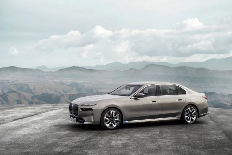 BMW i7 4 BMW i7 4