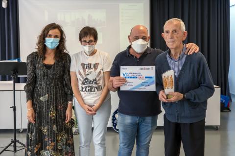 bolos José Umendia, derecha, de la residencia de Sangüesa, ganó en los bolos.