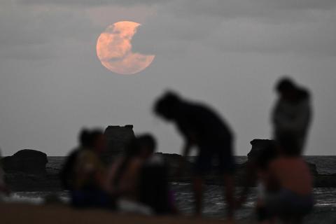La 'Luna de sangre' desde australia La 'Luna de sangre' desde australia