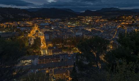 Estella fue una de las numerosas ciudades dirigidas por los Aibar, siendo Martín de Aibar capitán de esta ciudad y encargado de reforzar las fronteras con el reino de Castilla a finales del siglo XIV Estella fue una de las numerosas ciudades dirigidas por los Aibar, siendo Martín de Aibar capitán de esta ciudad y encargado de reforzar las fronteras con el reino de Castilla a finales del siglo XIV