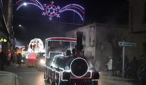 La nueva carroza de la máquina de vapor, en el desfile Castejón