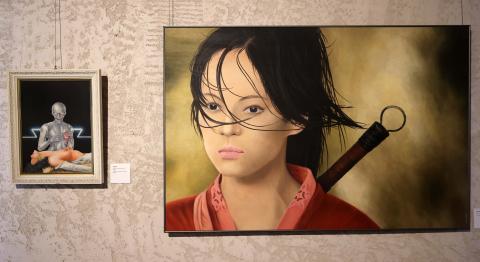 La exposición recorre tres etapas artísticas a lo largo de 50 años de creación.