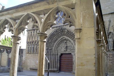 Fachada de la iglesia de Santa María de Olite
