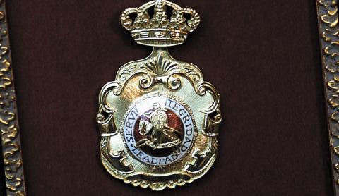Medalla de Oro concedida por el Gobierno foral a Diario de Navarra Suplemento 120 aniversario