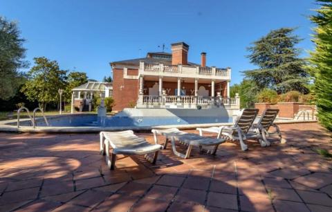 Villa a la venta en Egües Villa a la venta en Egües