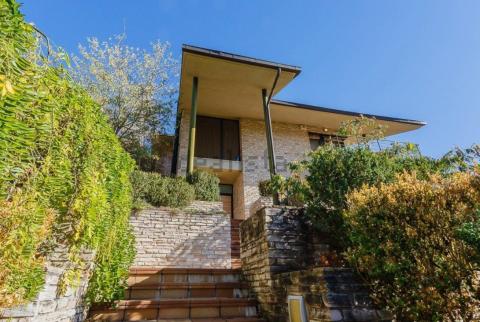 Moderna edificación a la venta en Gorráiz Moderna edificación a la venta en Gorráiz