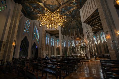 Interior de la Basílica del Puy.