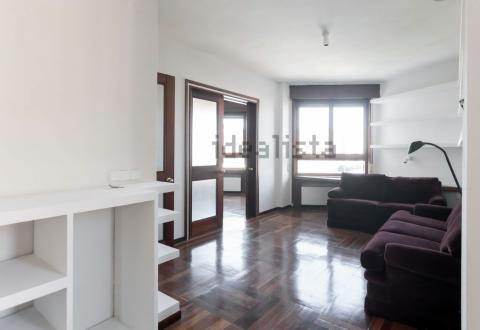 Salón irregular en la Torre de Erroz