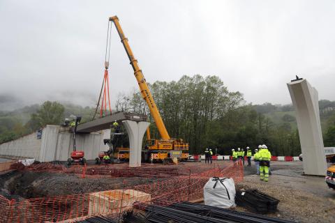 Un nuevo puente en la N-121-A sobre la glorieta de Sunbilla