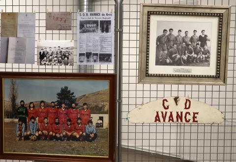 Detalle del primer equipo del Avance, en 1973.