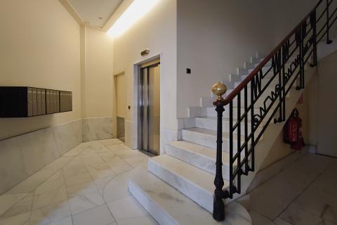 En venta la nuda propiedad de
un amplio piso en Pamplona