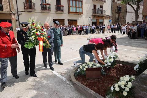 Imágenes del homenaje en Sangüesa a Bonifacio Martín y Julián Embid