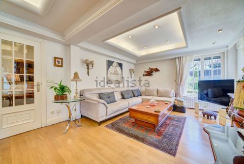 Salón de la casa disponible en la calle Valle de Egües
