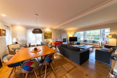 Salón de la casa a la venta en la calle Valle de Salazar