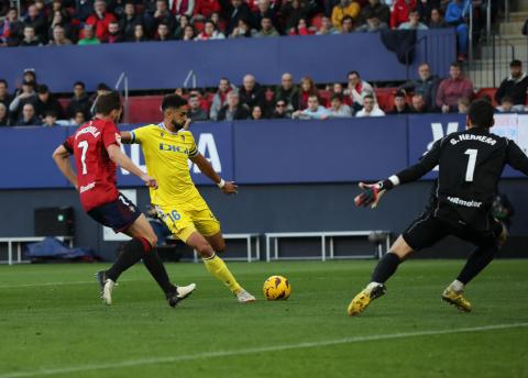 Osasuna-Cádiz en directo: las mejores ocasiones, para el Cádiz