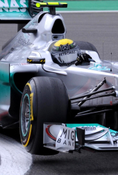 El piloto español Fernando Alonso (Ferrari) sigue demostrando que la evolución de su monoplaza va por buen camino y ha marcado este viernes el mejor registro en la primera sesión de entrenamientos libres del Gran Premio de Alemania, una vez más marcado de cerca por los Red Bull de Sebastian Vettel y Mark Webber.