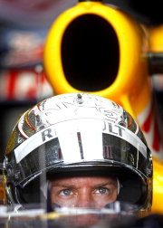 El piloto español Fernando Alonso (Ferrari) sigue demostrando que la evolución de su monoplaza va por buen camino y ha marcado este viernes el mejor registro en la primera sesión de entrenamientos libres del Gran Premio de Alemania, una vez más marcado de cerca por los Red Bull de Sebastian Vettel y Mark Webber.